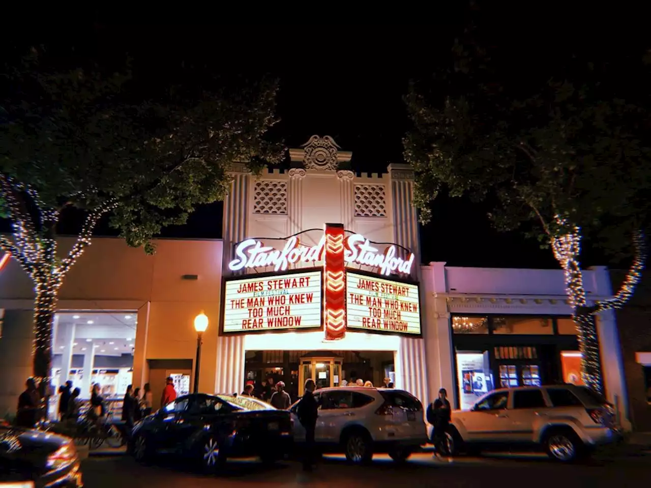 Hundreds line up for comeback of 97-year-old Bay Area venue