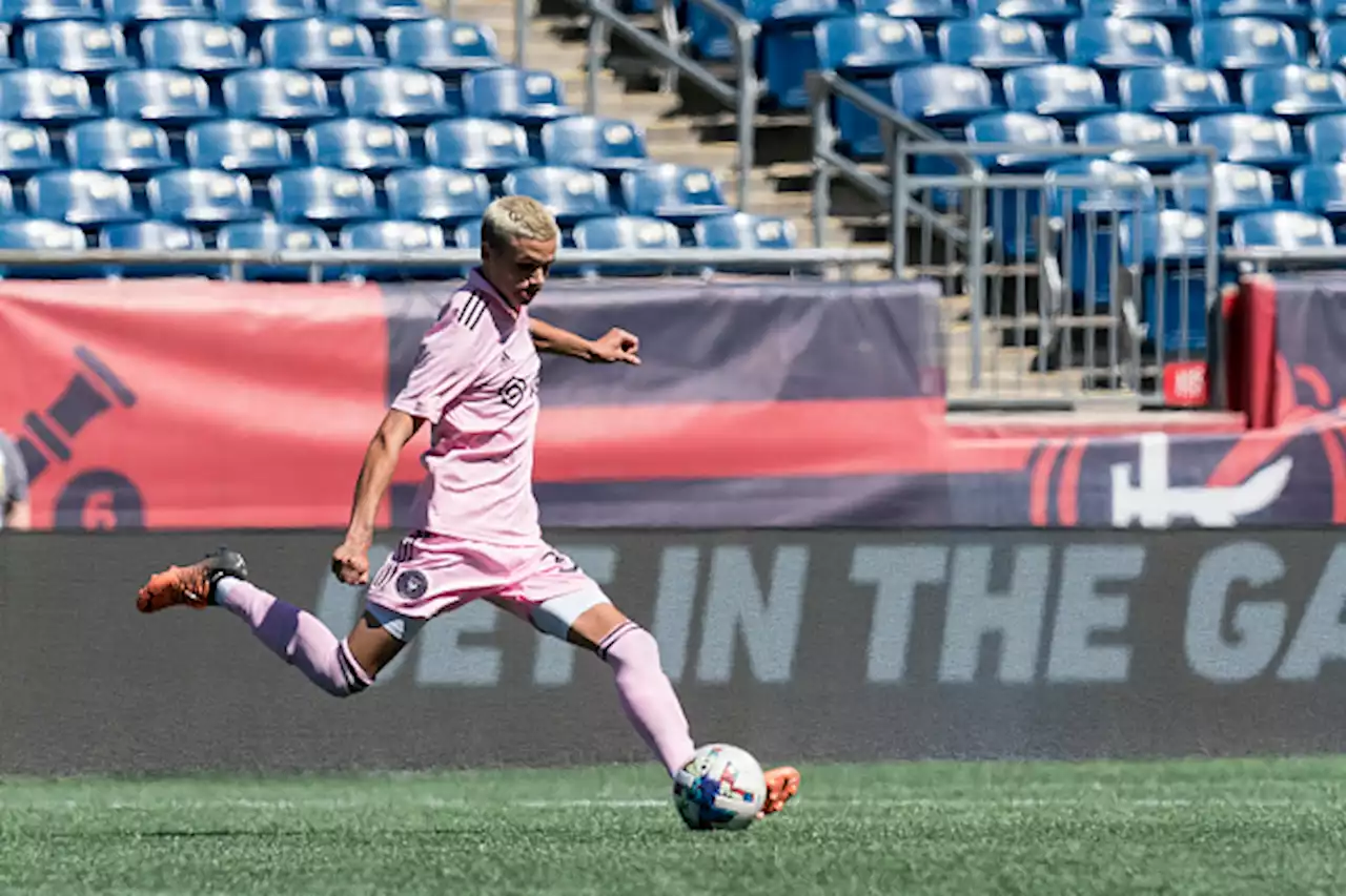 David Beckham's Son Scores Stunning Free-Kick