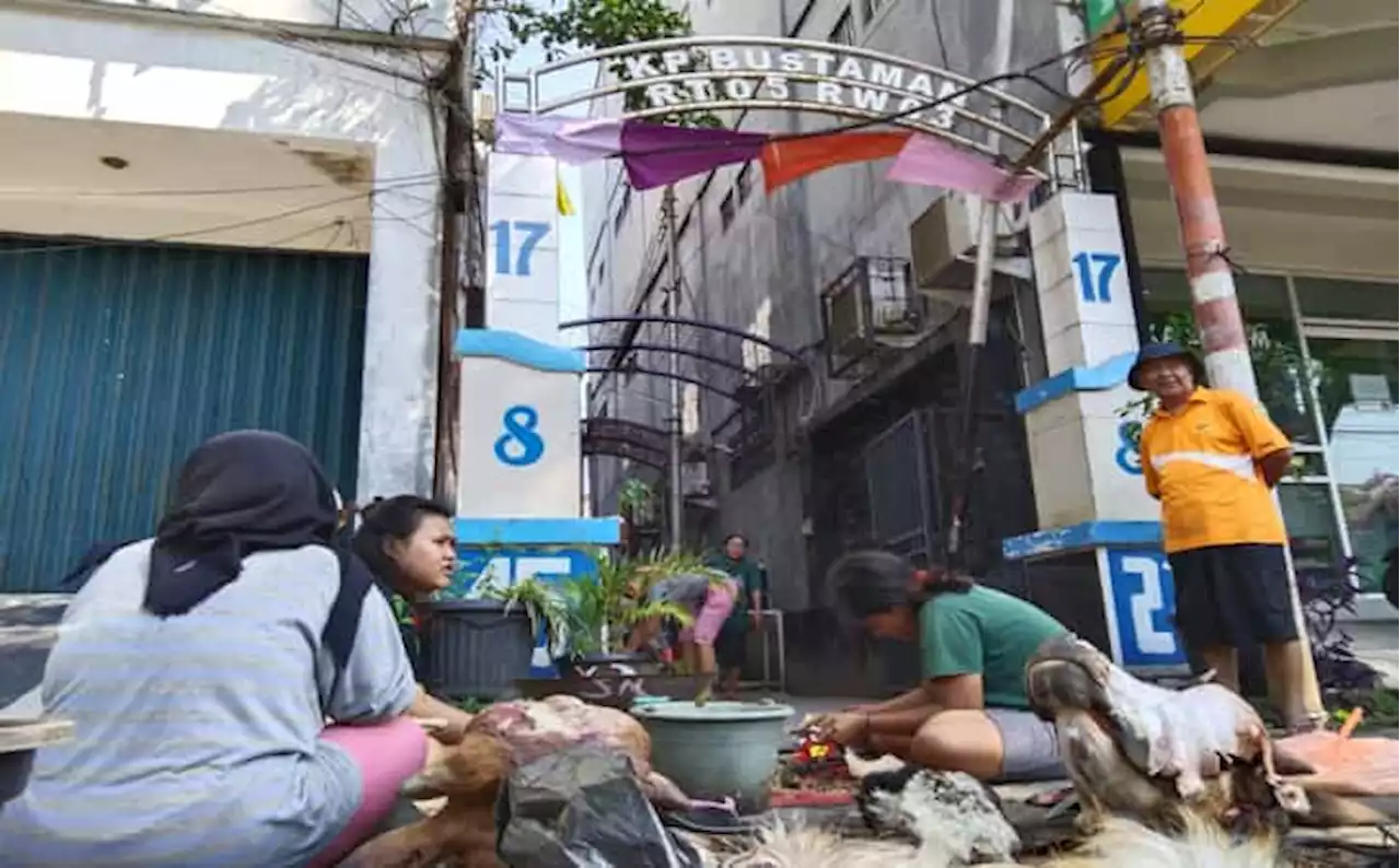 Bedah Kepala Sapi Turun-temurun di Bengkel Kepala Bustaman Semarang