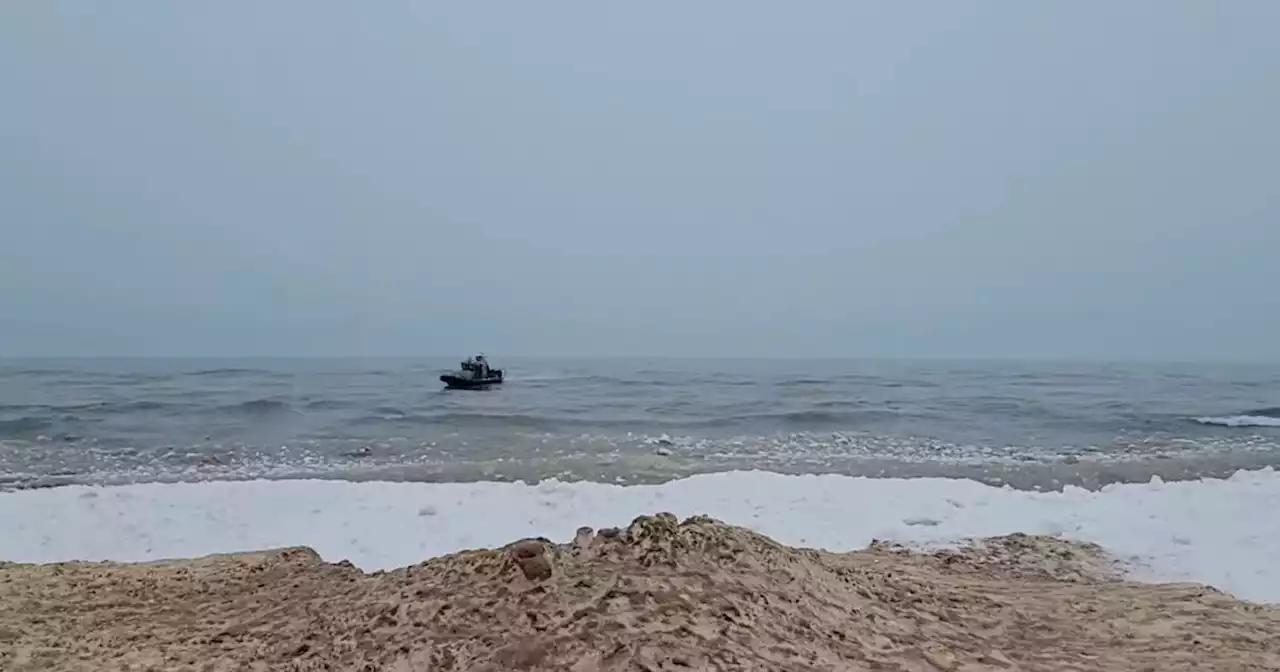 Illinois man pulled from Lake Michigan