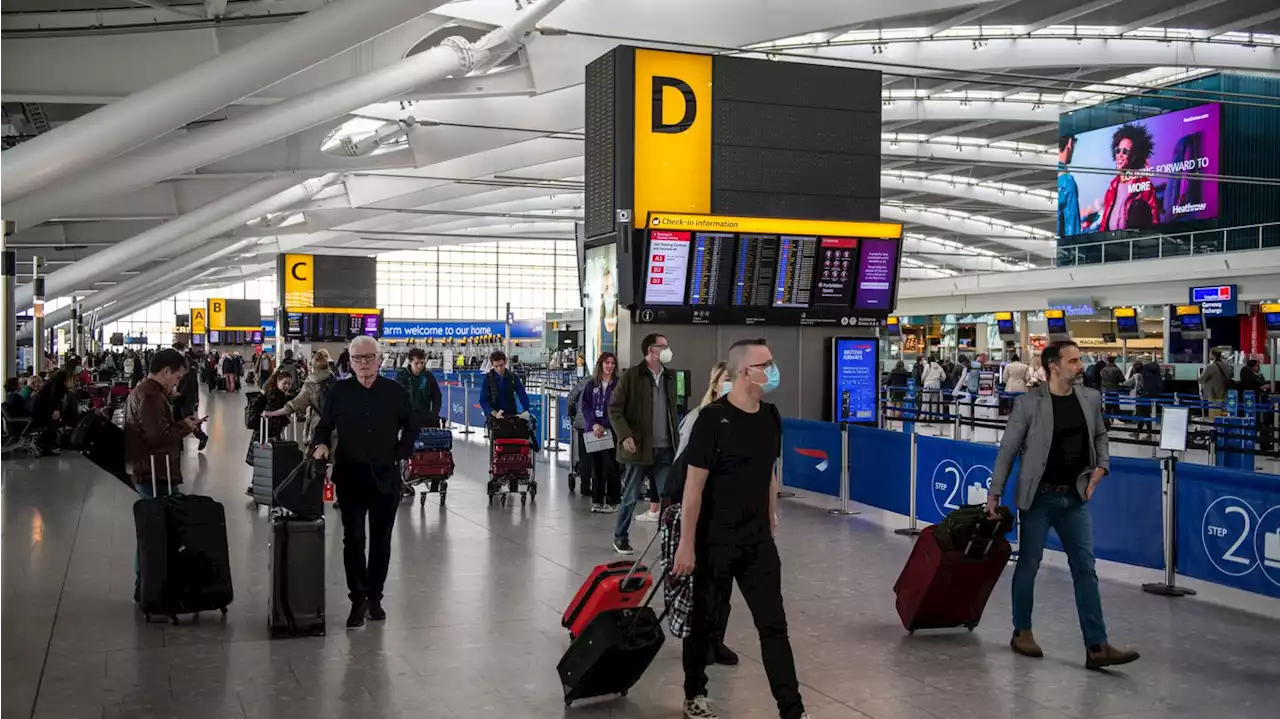 Heathrow caps passengers, tells airlines to stop selling summer tickets