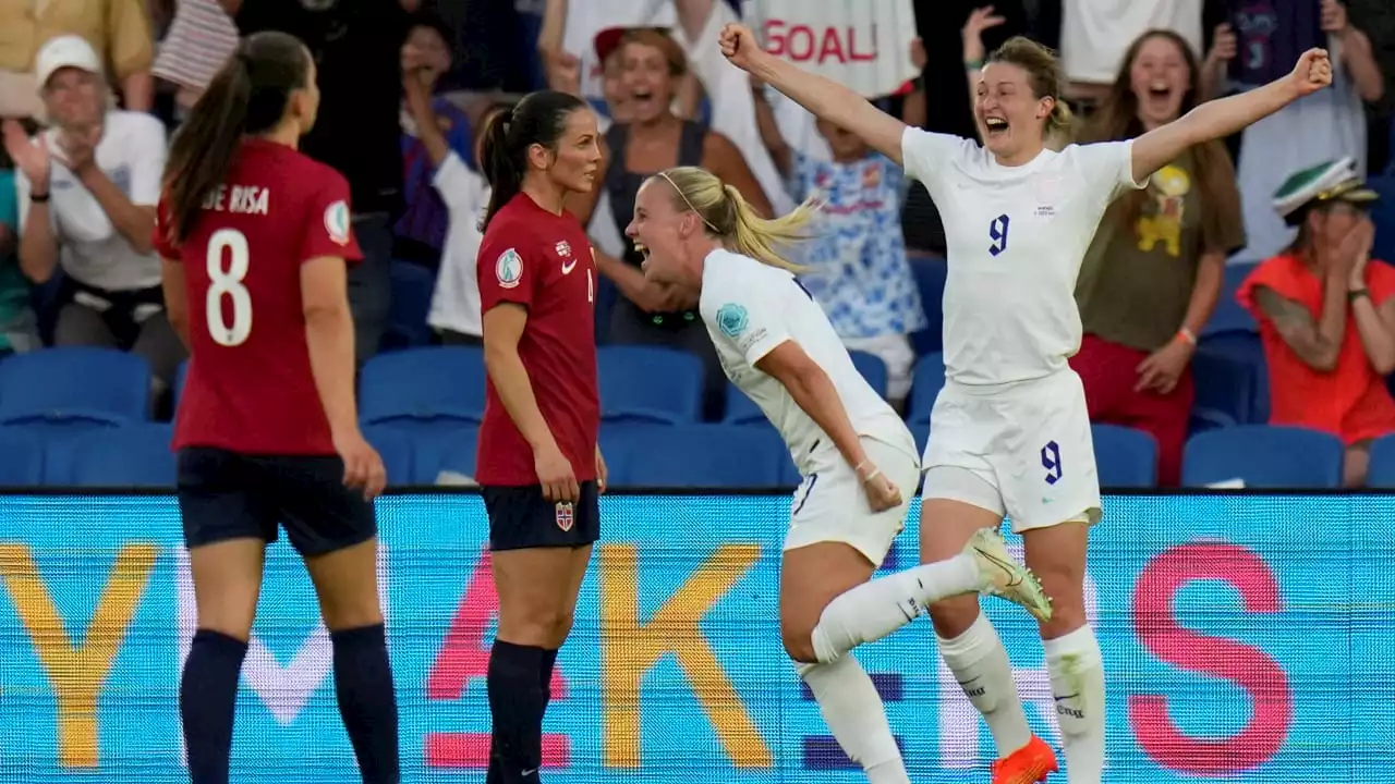 Frauen-EM 2022 - Nach Shorts-Debatte: England feiert Tor-Spektakel in weißen Hosen