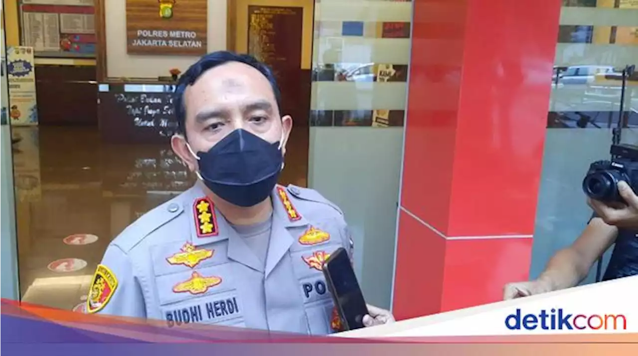 Olah TKP, Polisi Temukan Senjata hingga Proyektil di Rumah Kadiv Propam