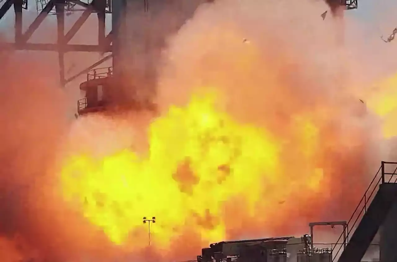 SpaceX’s Super Heavy rocket suffers explosion during test | Digital Trends