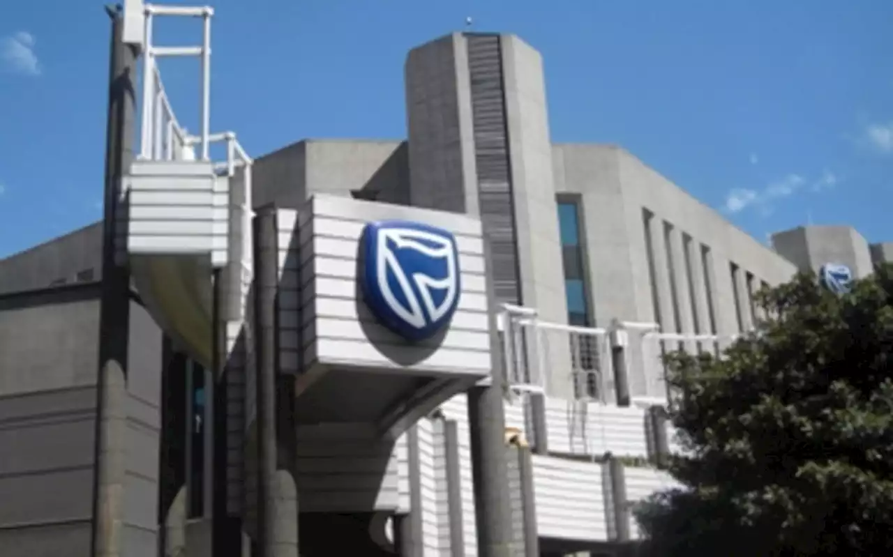 Cosatu: 40 Standard Bank staff sacked for refusing COVID jab must be reinstated