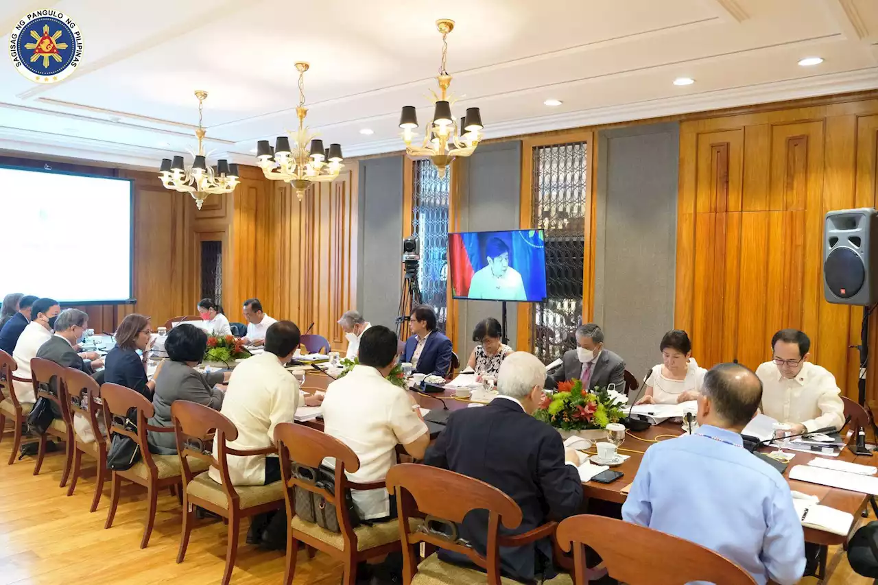 Marcos holds second Cabinet meeting via teleconference