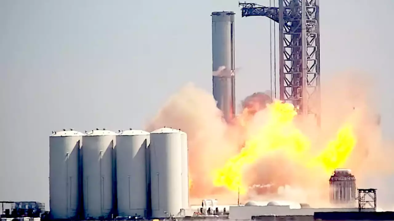 Watch SpaceX's Mars-bound Starship suffer a fiery setback on the launchpad