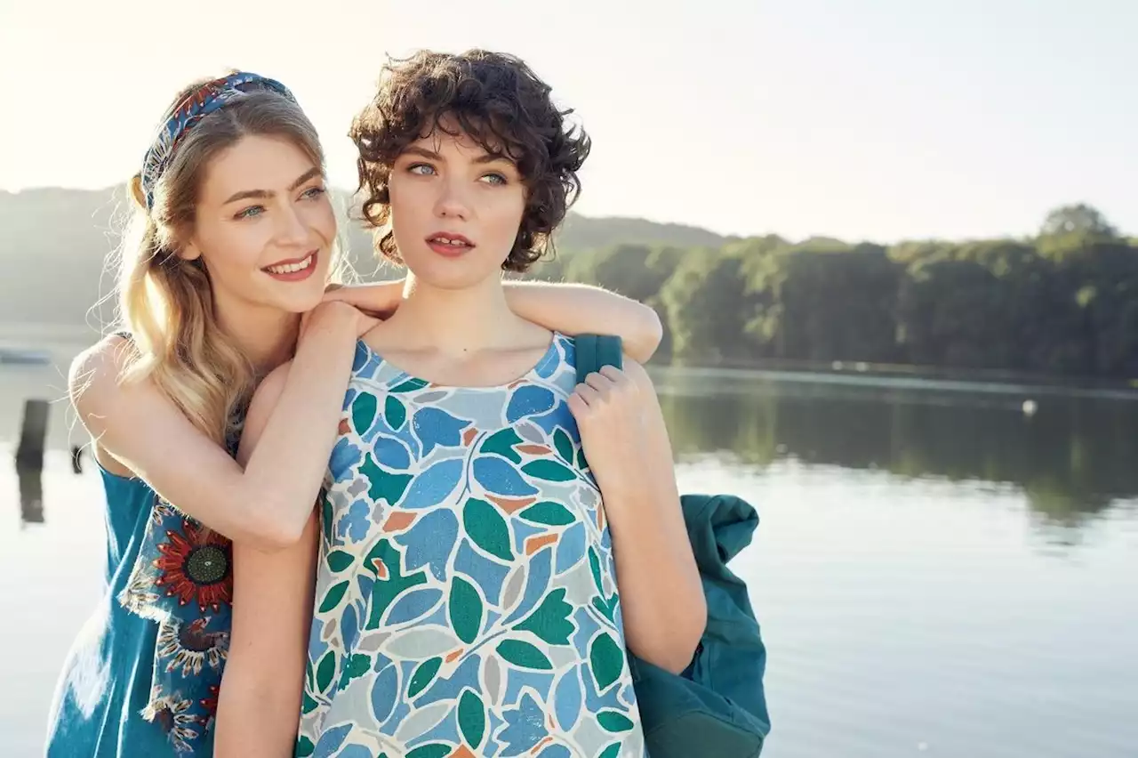 Inspired by Cornwall, designed to last - Seasalt’s timeless styles are made to inspire creative, confident dressing.