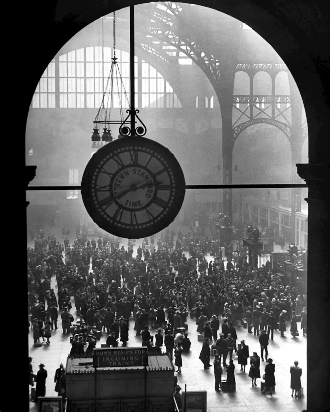 Penn Station, 1963: Walker Evans' Portraits of Doomed American Beauty