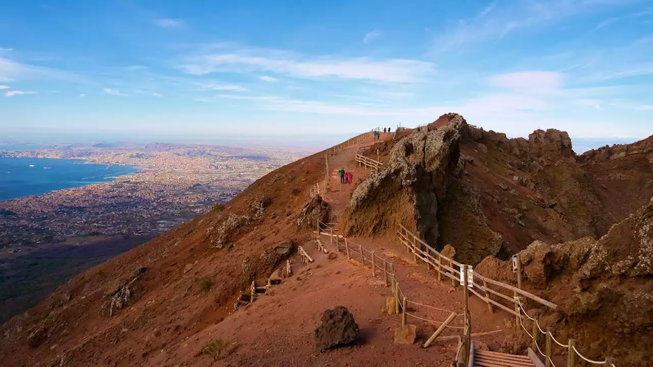 A tourist visiting Mount Vesuvius dropped his phone. Then he fell into the volcano.