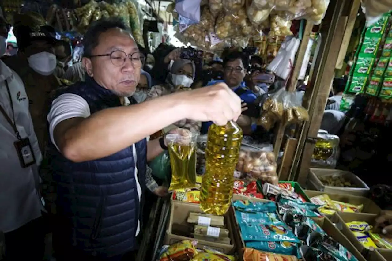 Zulhas Bagikan Minyak Goreng Gratis, Ini Dalih PAN