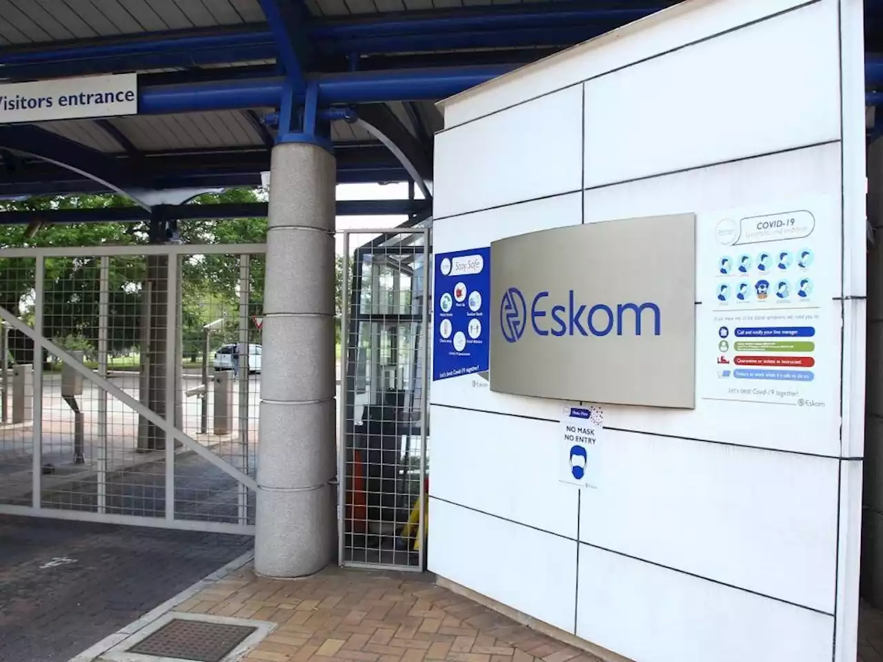 Eskom dodgy deal: Four arrested for allegedly scoring kickbacks in multimillion-rand contract | News24