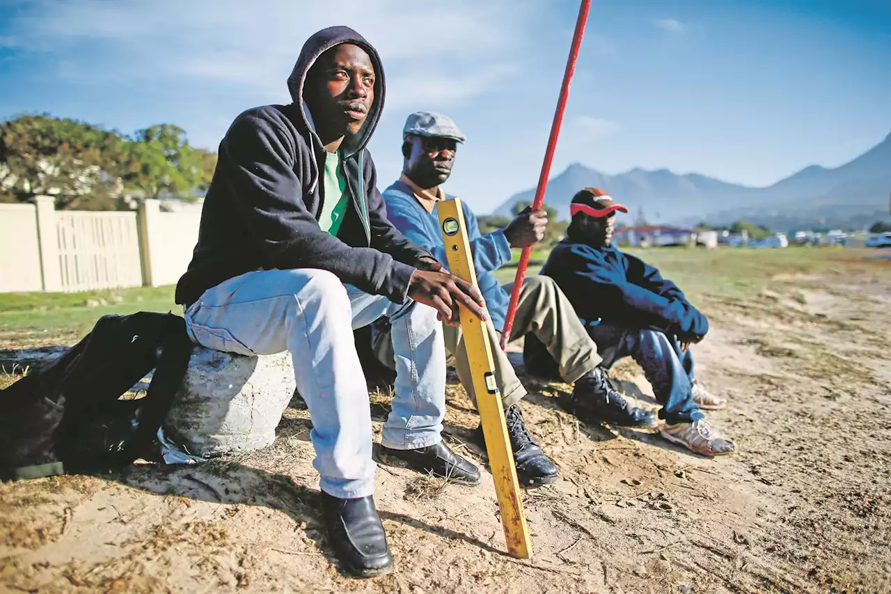 Payment starts for new R350 grant - but nearly half of applicants didn't qualify | Fin24