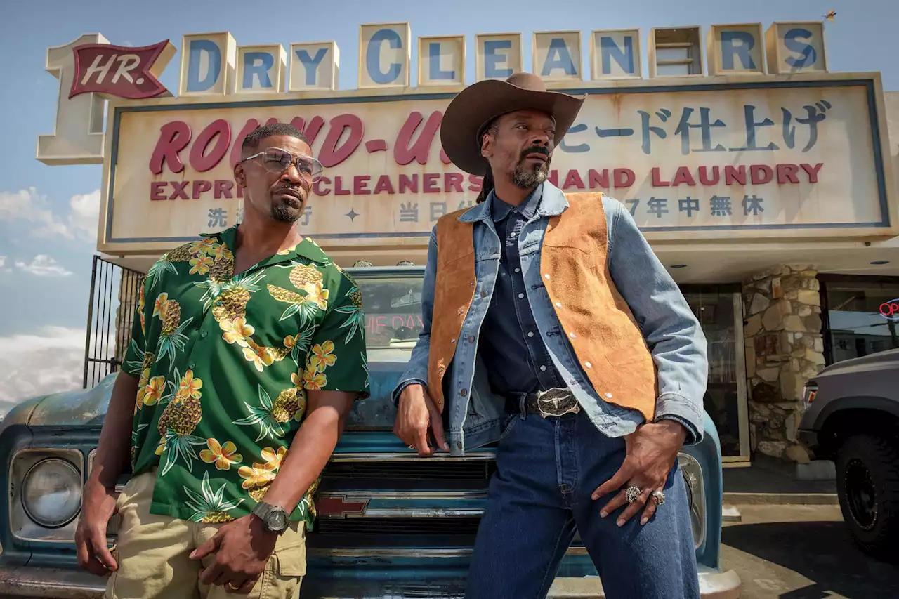 Jamie Foxx and Snoop Dogg Are Teeth-Pulling, Gentrification-Fighting Vampire Hunters in Gruesome 'Day Shift' Trailer