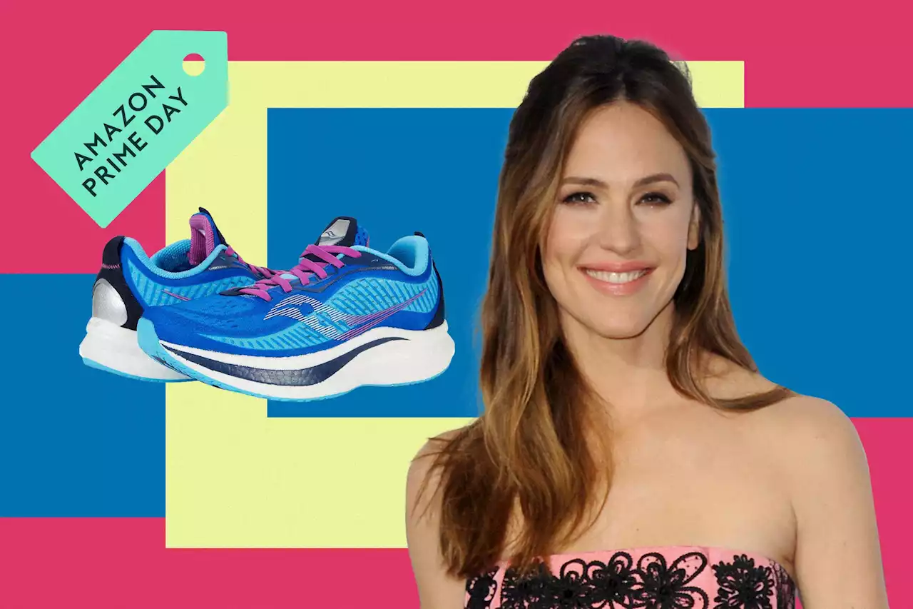 Jennifer Garner's Go-To Comfy Sneakers for Workouts Are 50% Off at Amazon Today