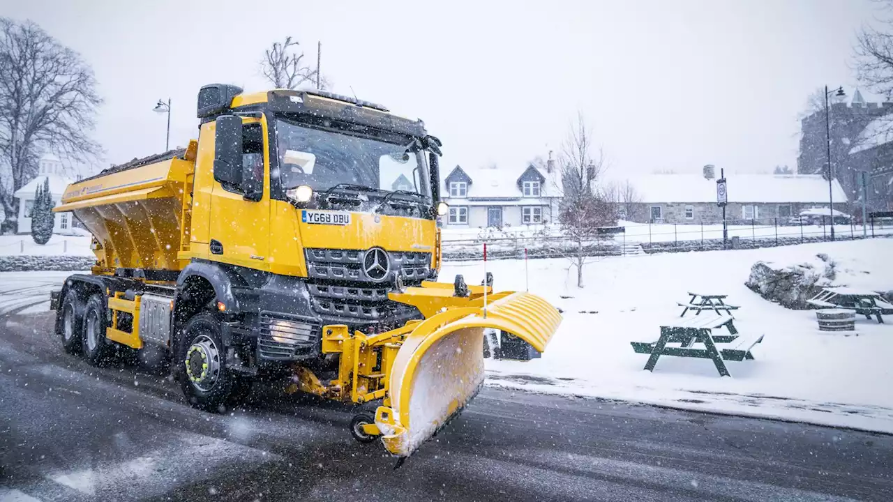 UK weather: Gritters are being taken out of hibernation to save the nation's melting roads