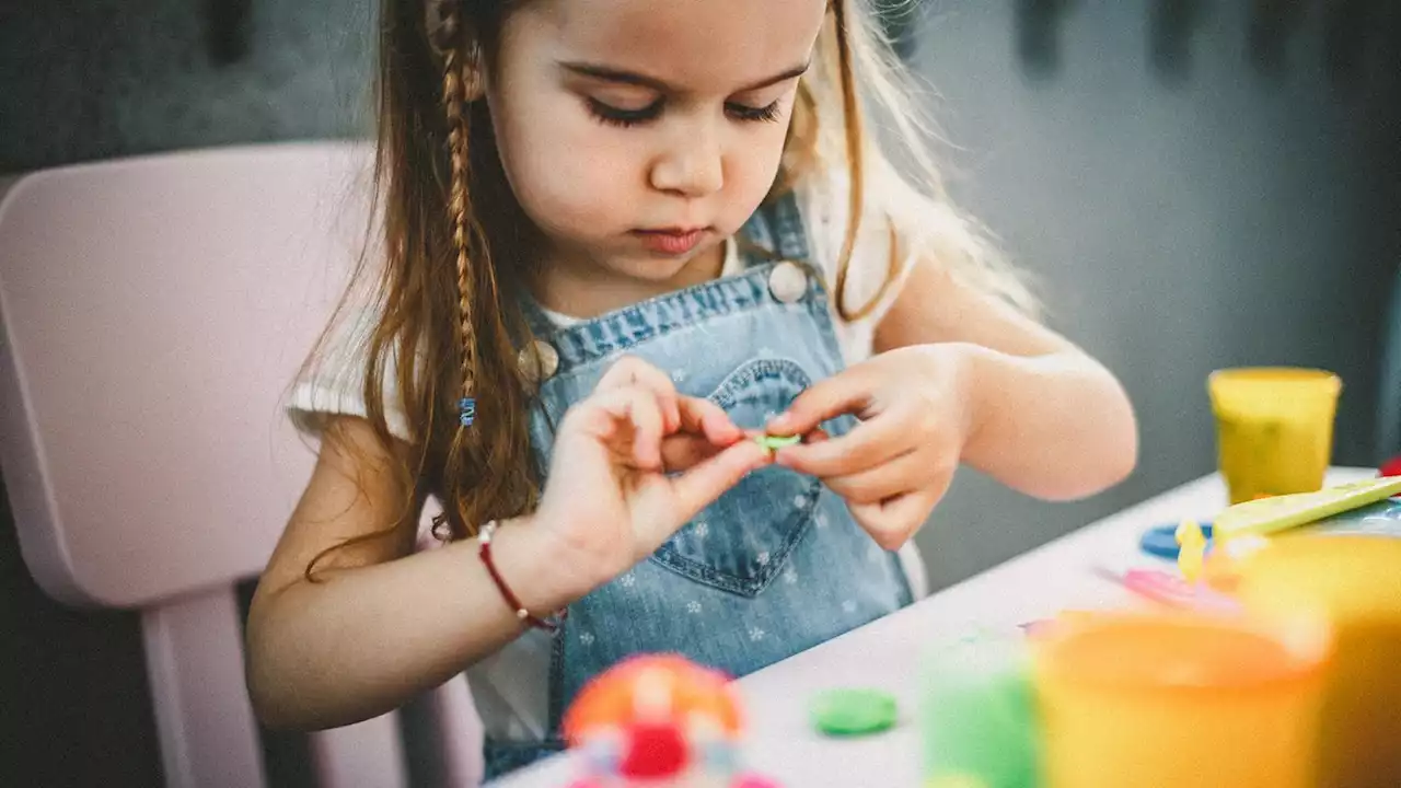 Warum Wolkenschleim bei Kindern derzeit im Trend liegt