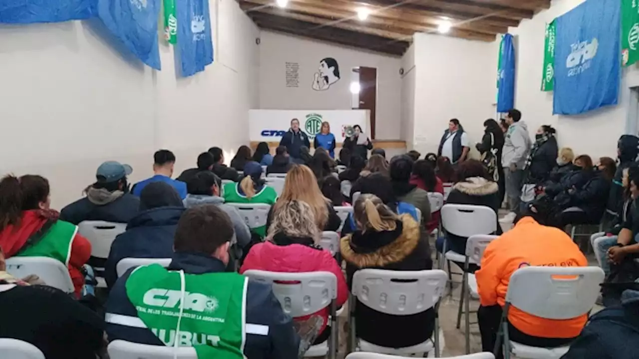 Los movimientos sociales realizan asambleas para discutir temas de la agenda social