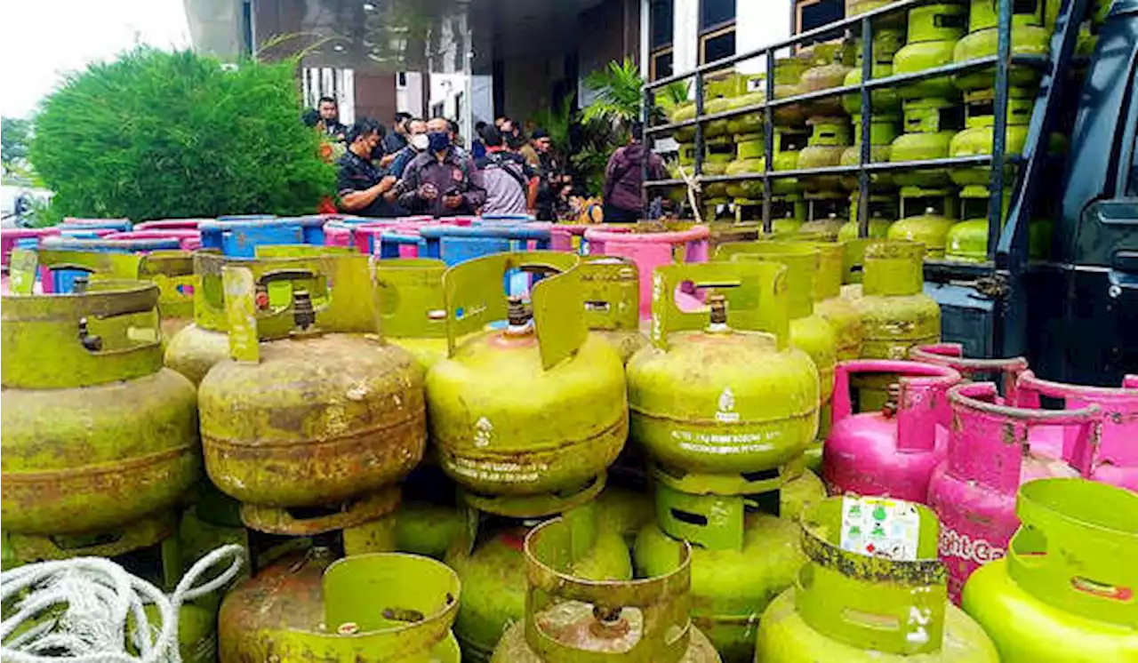 Polisi Bekuk 4 Pengoplos Gas Elpiji Subsidi di Bekasi