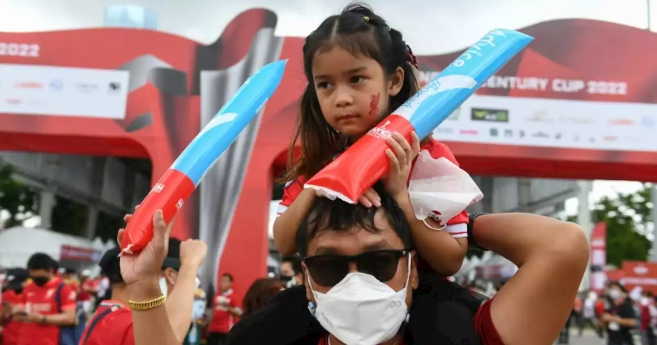 'Really happy': Thai fans of Man Utd, Liverpool paint Bangkok red