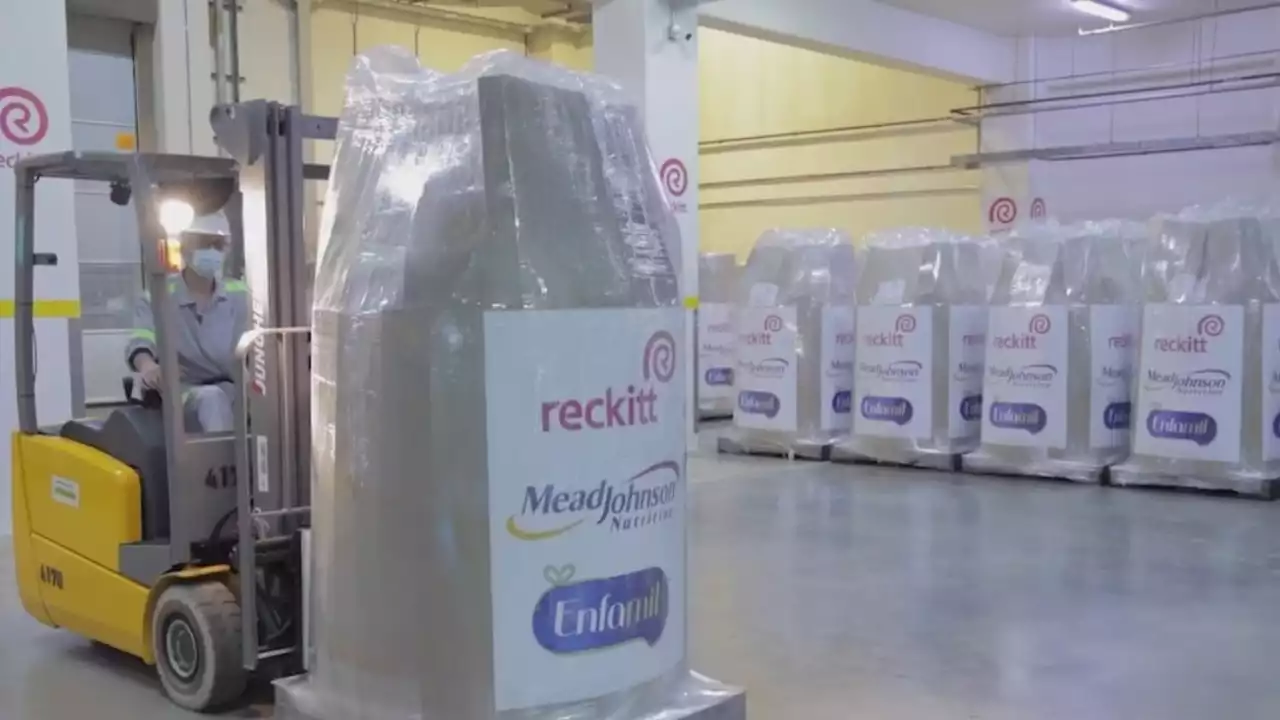 More baby formula arriving in Chicago from Singapore