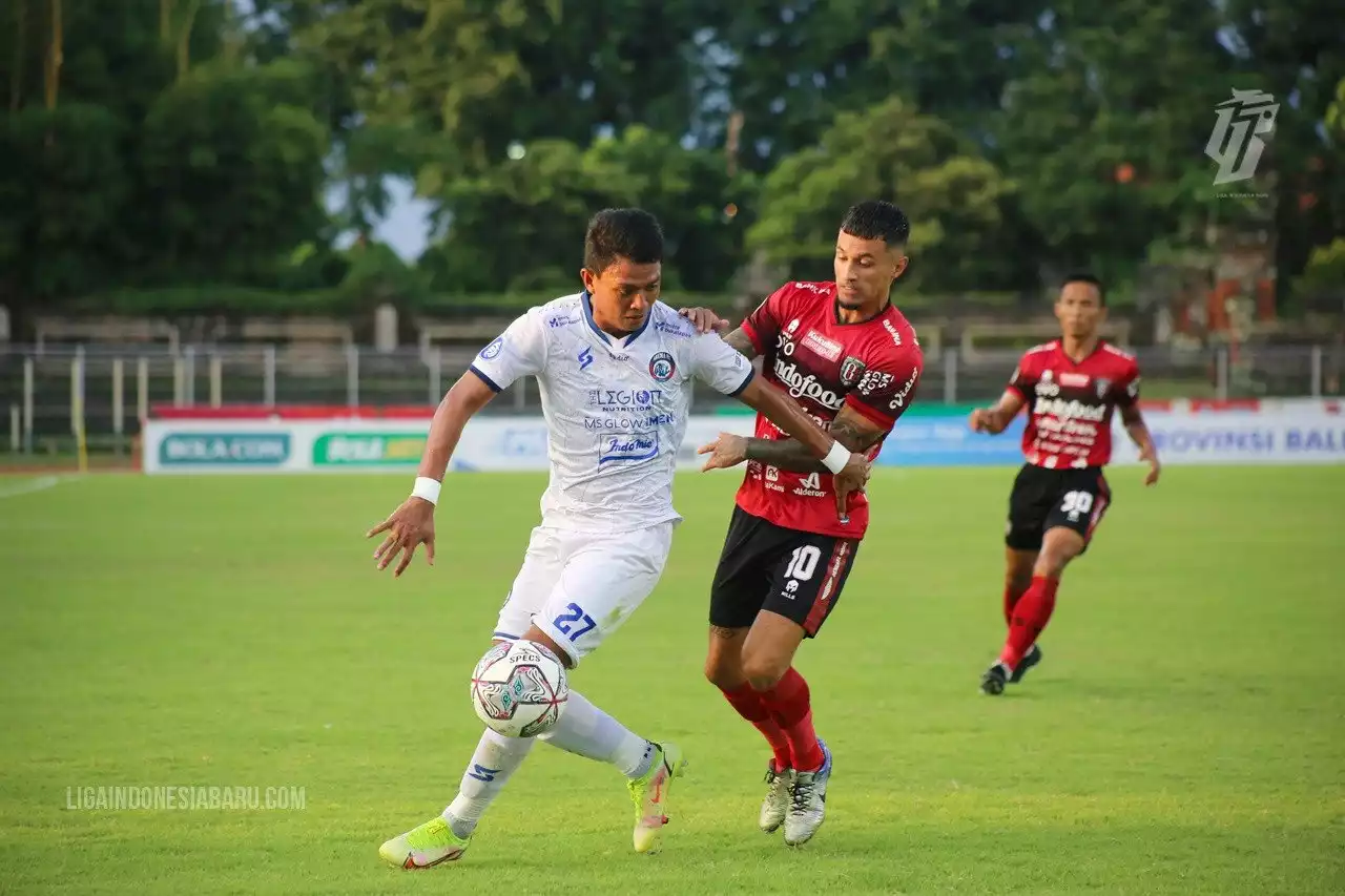 Striker Arema FC Ini Blak-blakan Soal Performanya yang Masih Kurang