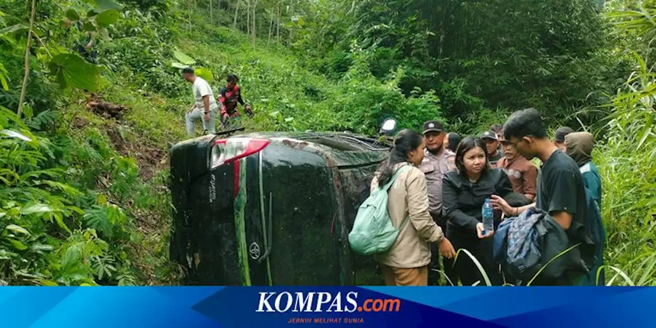 Mobil Rombongan Wisatawan Asal Bali Terjun ke Jurang di Jalur TWA Kawah Ijen