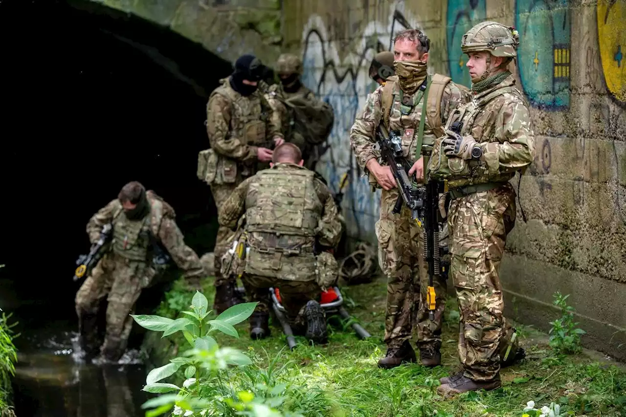 Fascinating pictures as soldiers descend on Leeds for underground operation