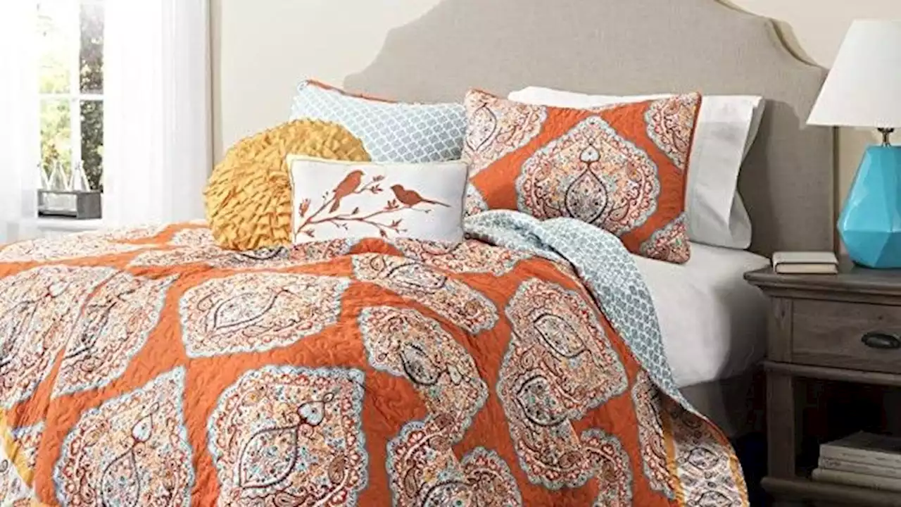 Brighten Up Your Bedroom for Just $44 With This Reversible, Reviewer-Approved Bedding