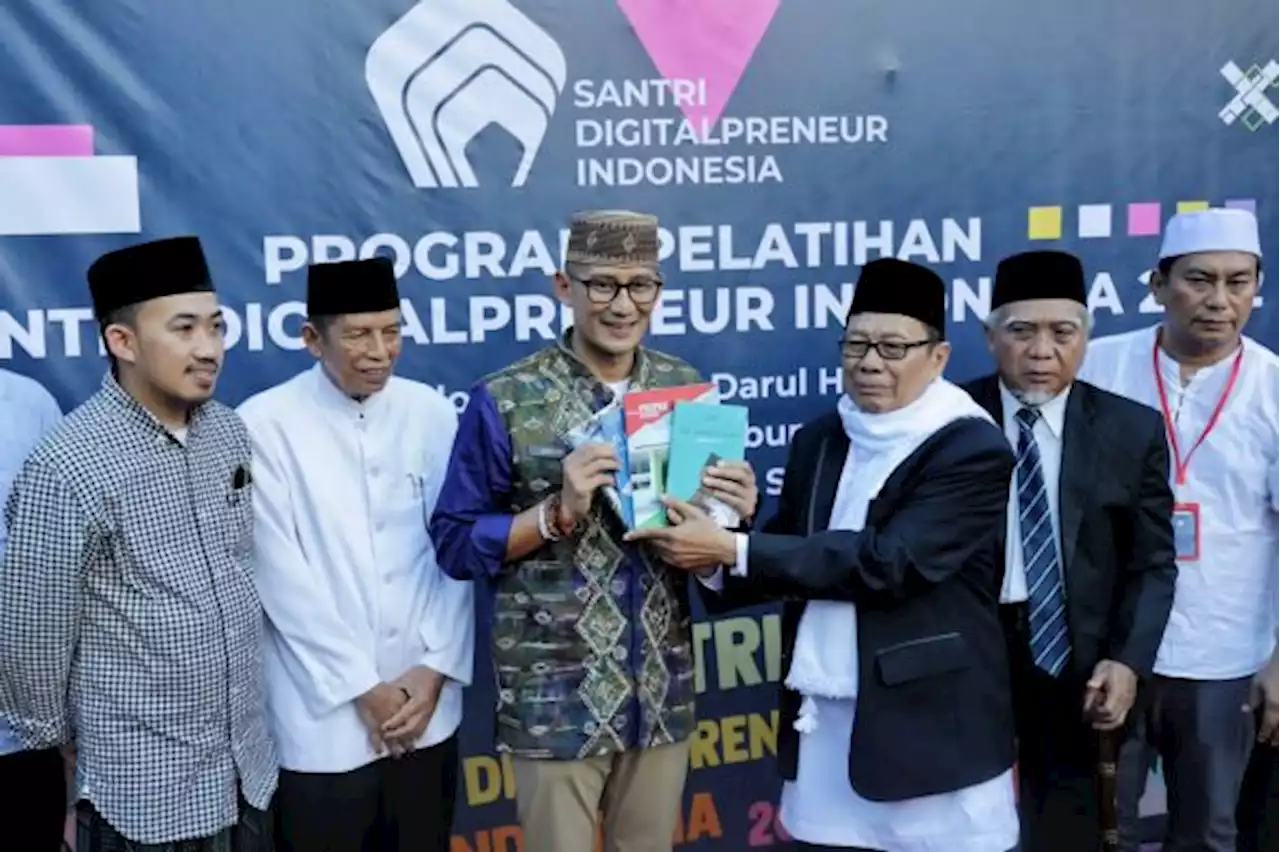 Sandiaga Dorong Santri di Kalsel Jadi Konten Kreator Kreatif