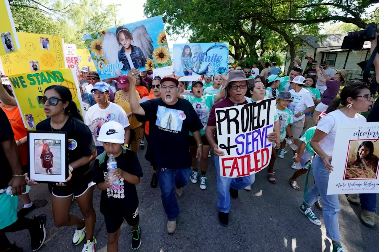 Video shows police milling in hallway during Uvalde massacre