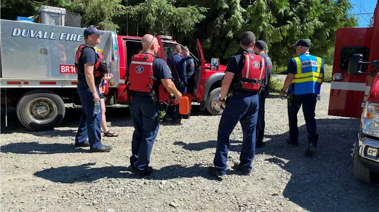 Three kayakers rescued from Snoqualmie river