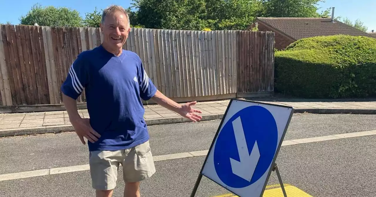 Neighbours baffled as street crumbles and forms hole in heatwave