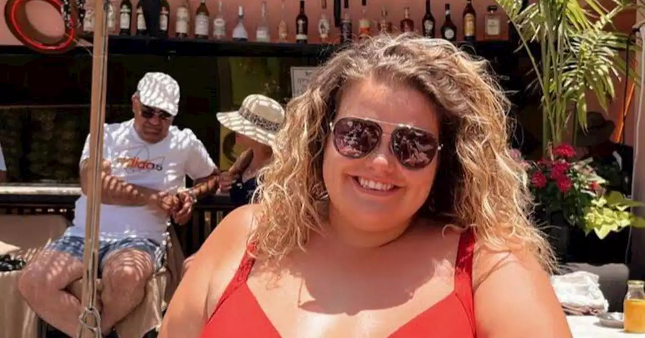 Gogglebox's Amy Tapper shines with confidence as she poses in red swimsuit