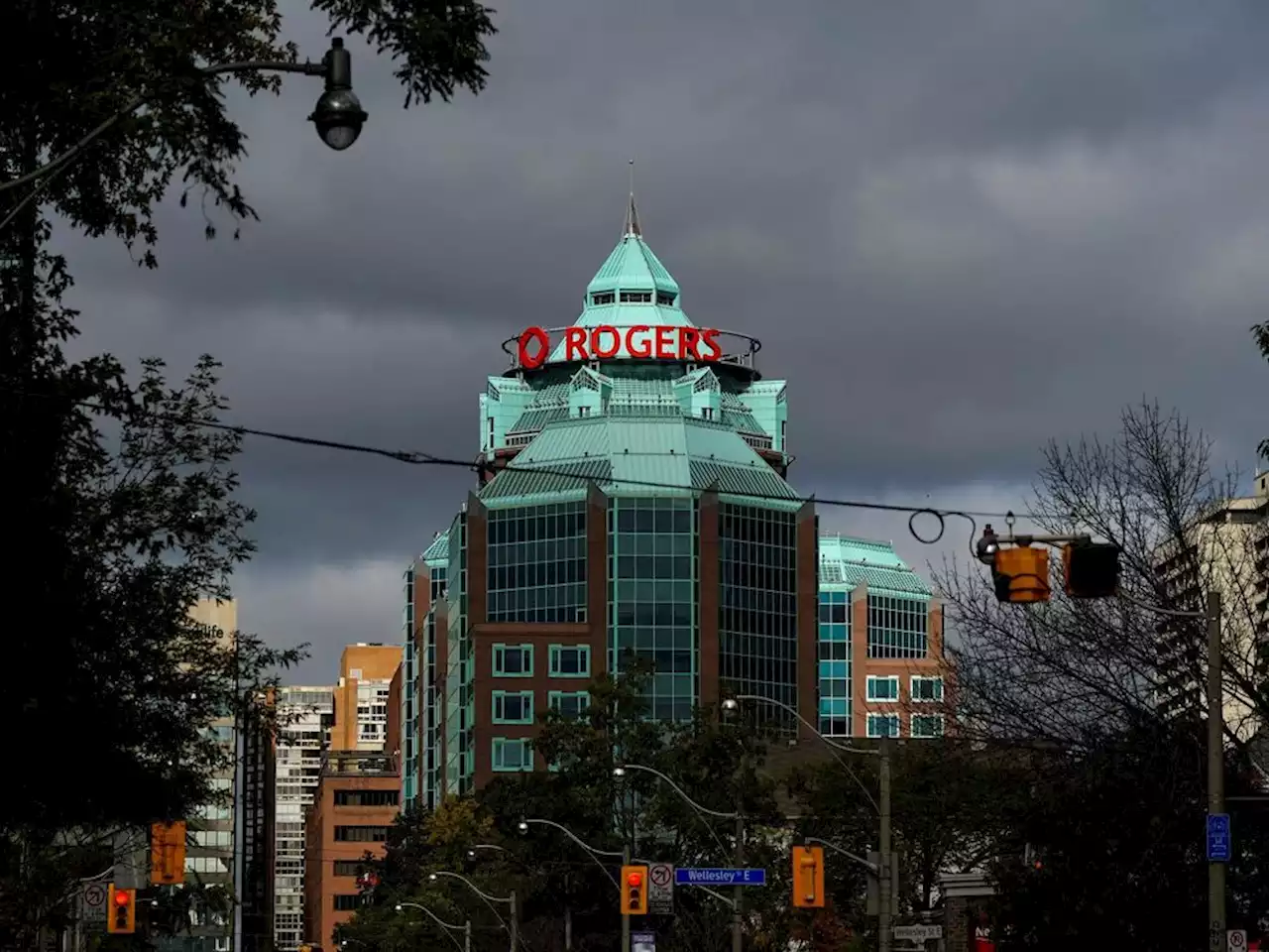 Canada's Rogers to credit customers with five days service after massive outage