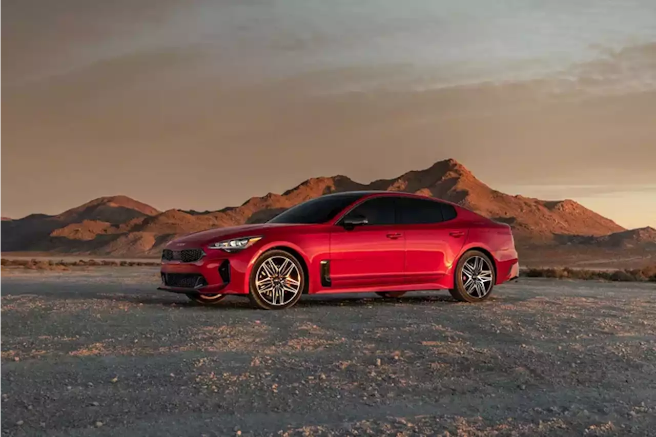 2022 Kia Stinger still does its own thing, but can it best an Audi?