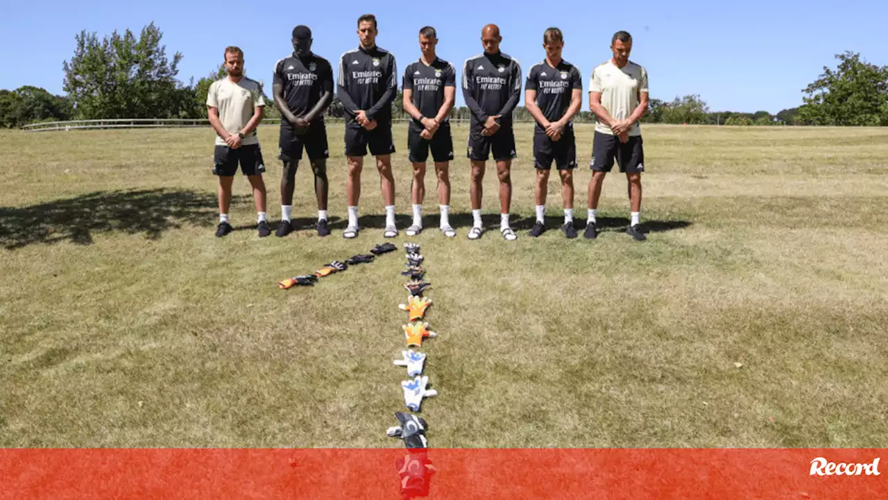 Benfica presta homenagem a Ricardo Leite