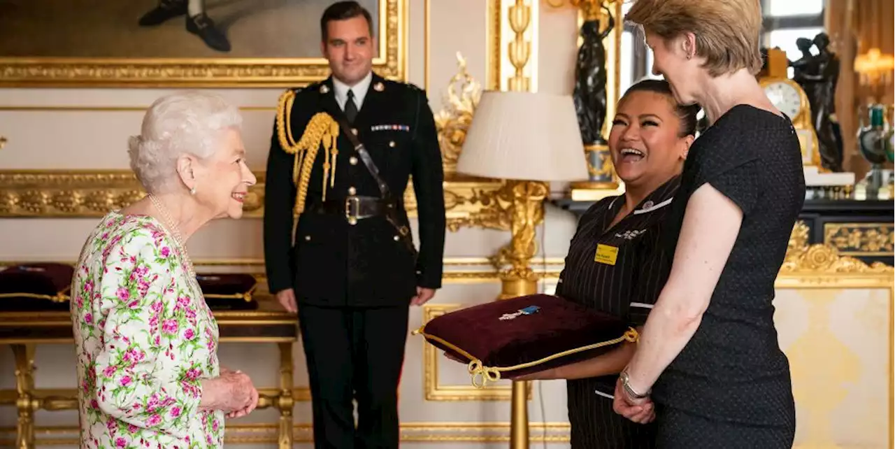 The Queen honours the NHS with the George Cross