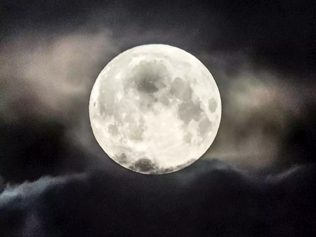 Bigger and brighter supermoon to delight stargazers across the UK tonight