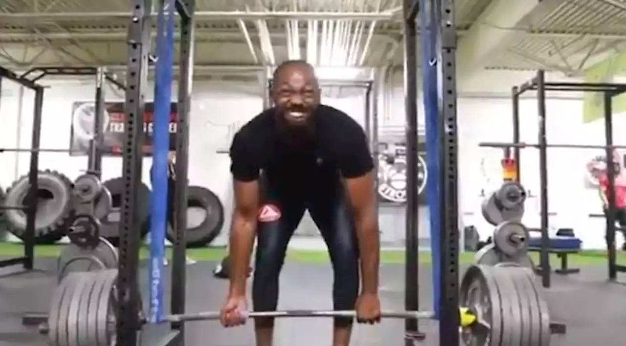 UFC legend Jon Jones shows off his heavyweight strength with giant deadlift