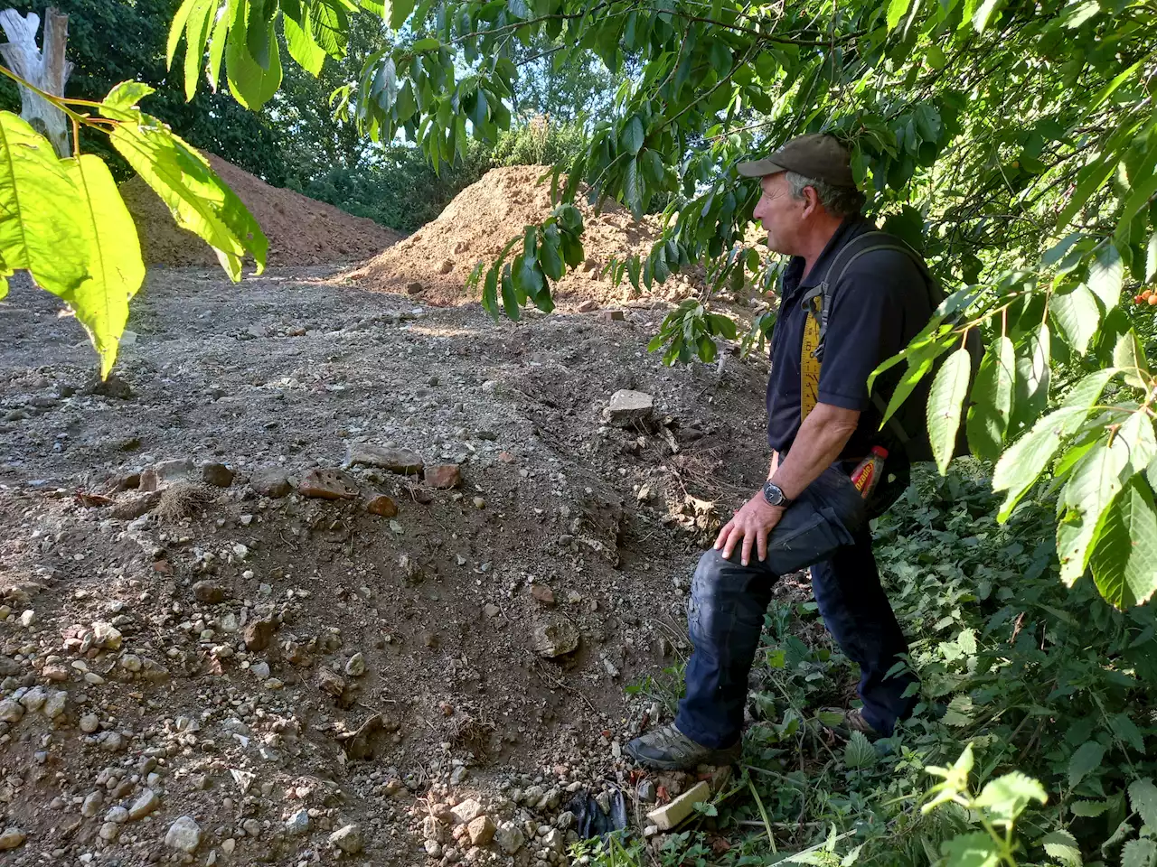 Builders have dumped a 150 tonne mountain of soil on a kids playground