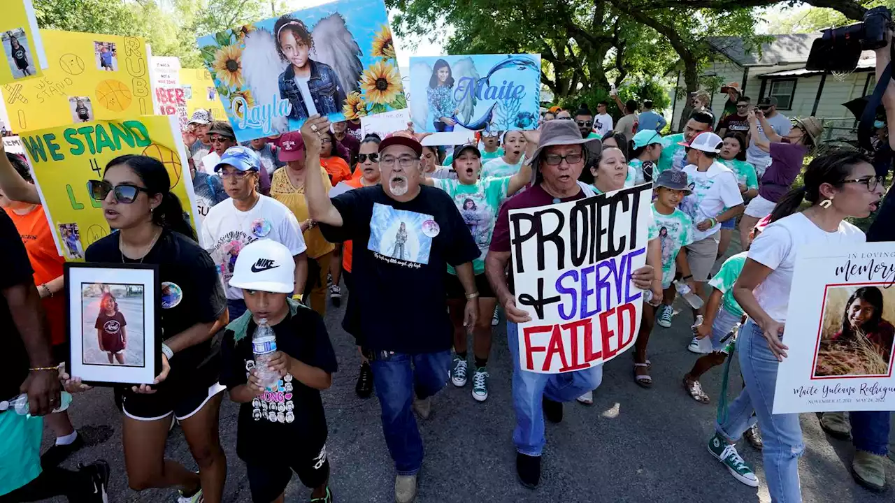 Video shows police milling in hallway during Uvalde massacre