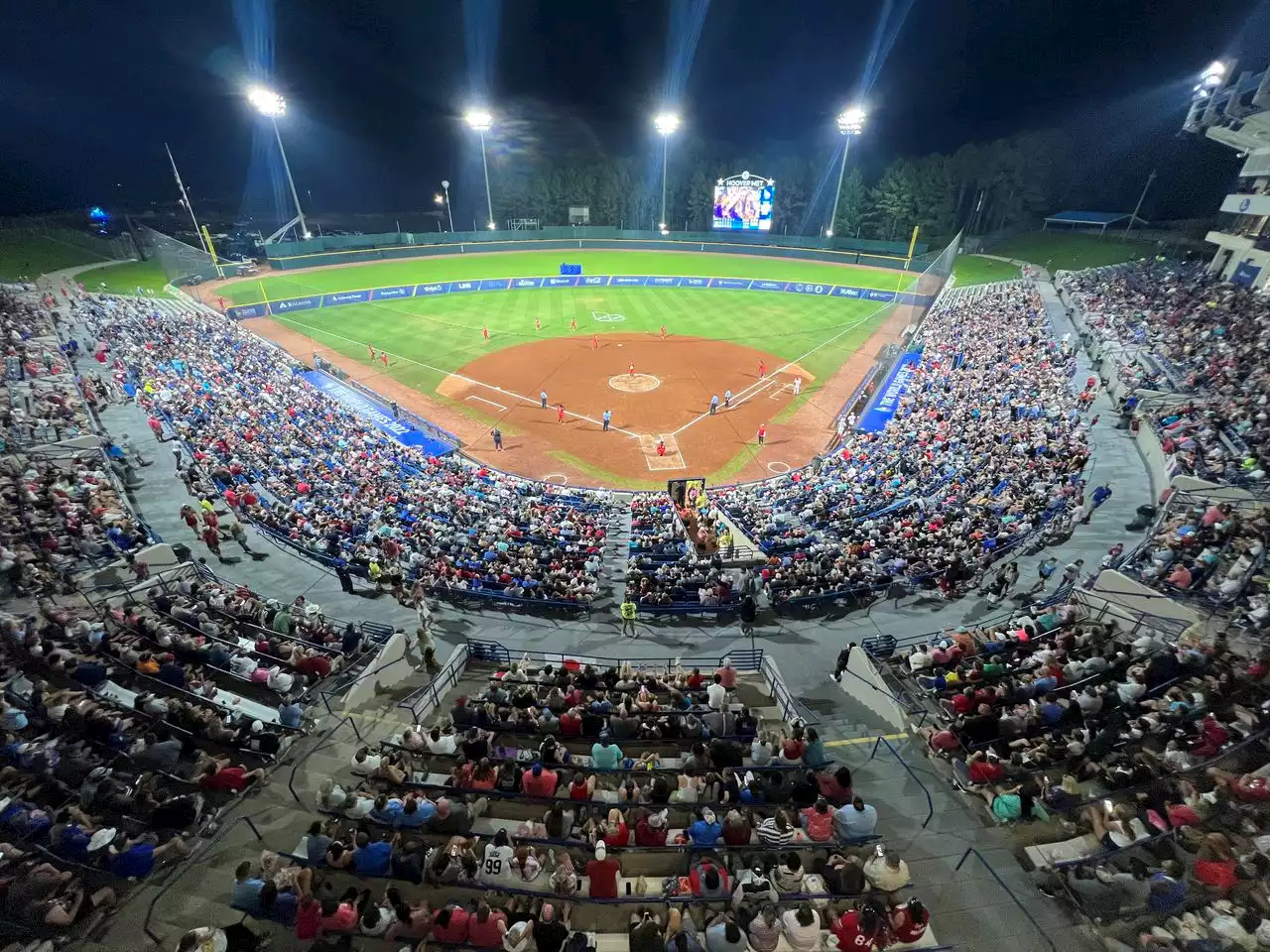 Packed house sees Haylie McCleney, United States win gold medal over rival Japan