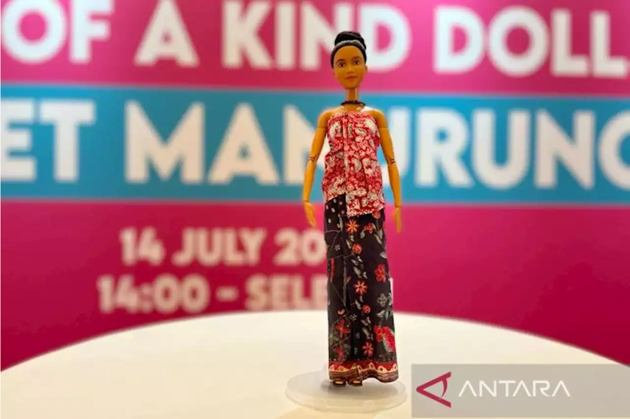 Cerita di balik boneka Barbie versi Butet Manurung