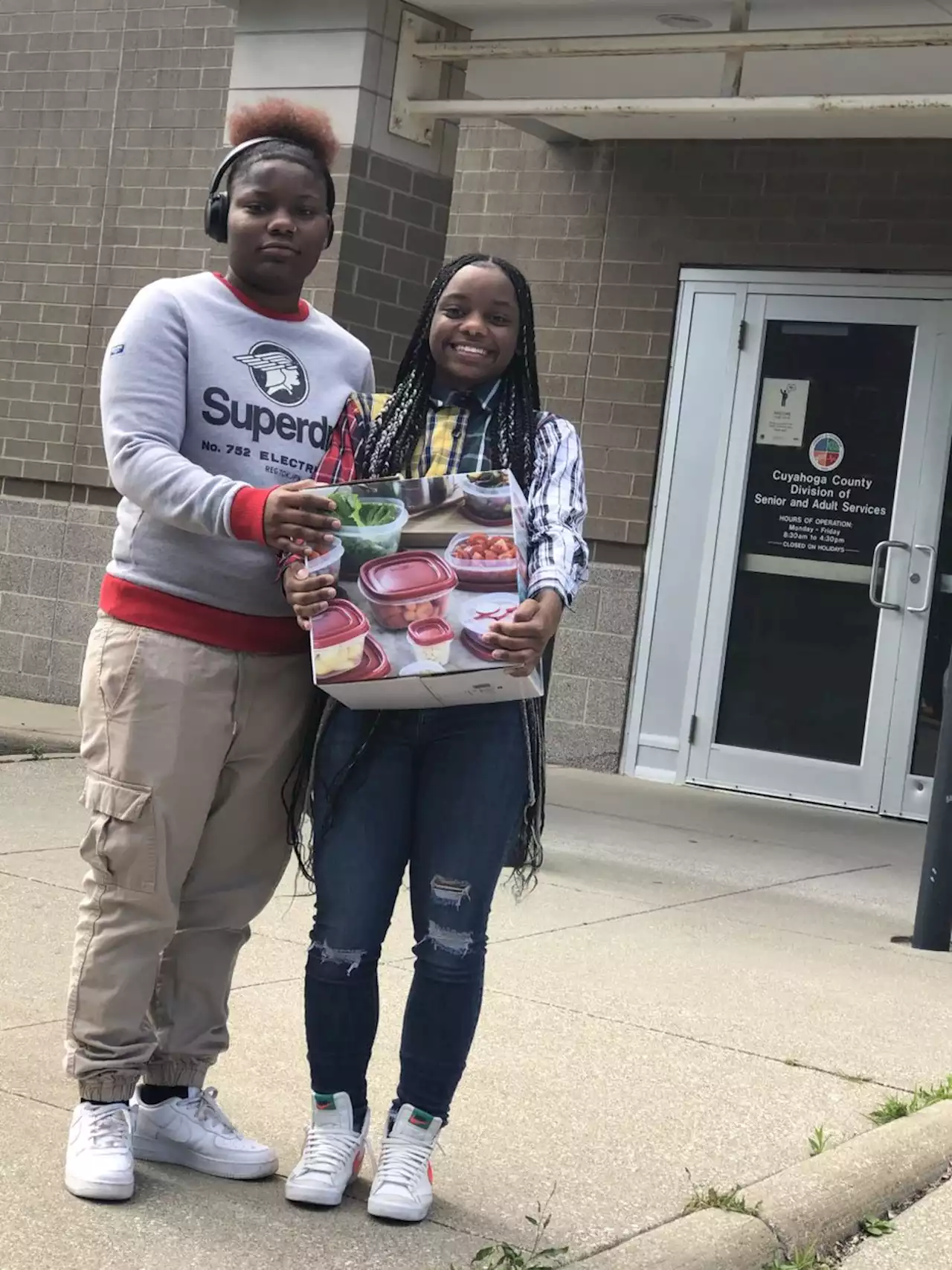 Cleveland girls collect donations for Buffalo food desert where mass shooting happened