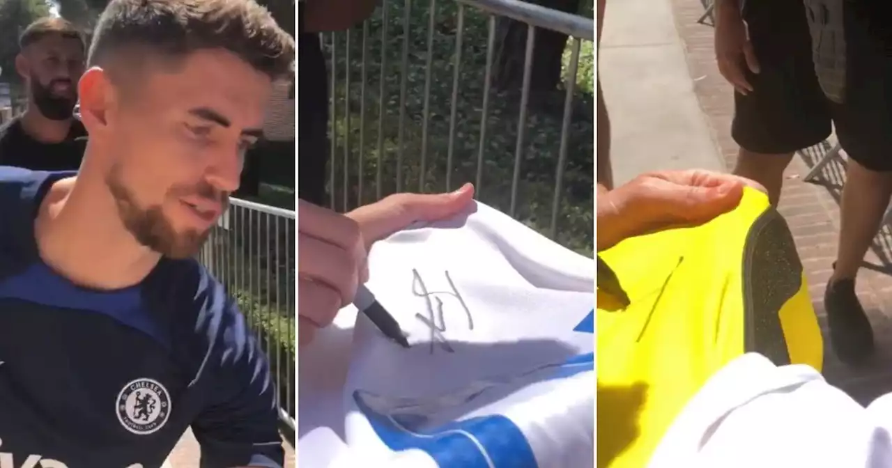 Quería un autógrafo de Pulisic y Jorginho le hizo una broma de mal gusto: 'Mis camisetas están arruinadas'