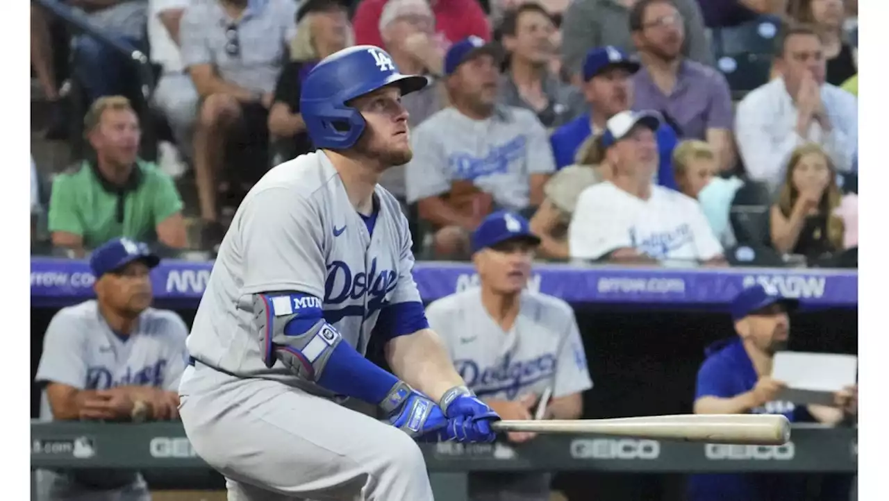 Dodgers’ Dave Roberts still willing to ‘bet on’ Max Muncy turning his season around