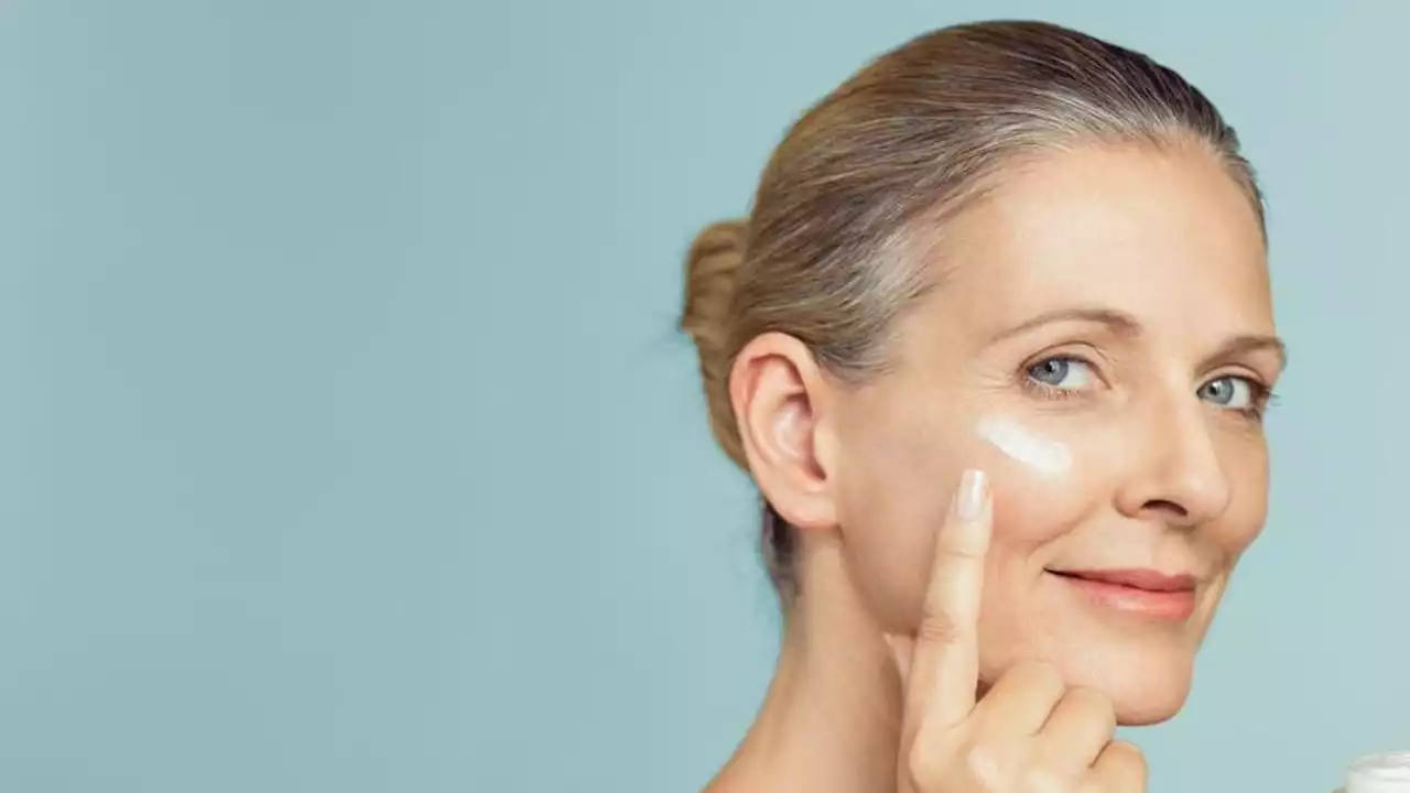 Mengenal Retinol dan Retinoid, Dua Bahan Aktif Paling Hits untuk Cegah Penuaan pada Kulit