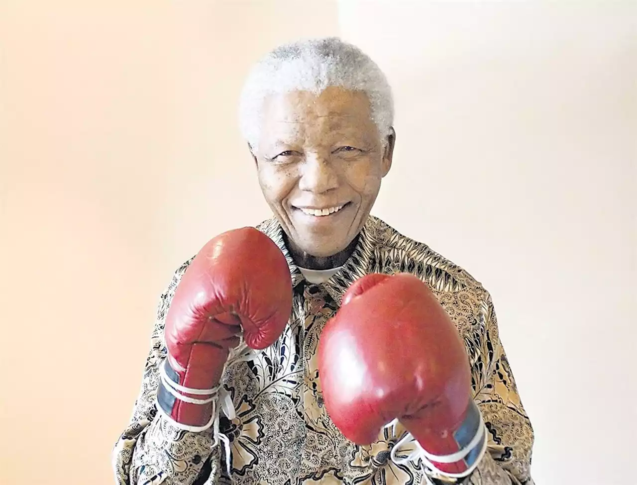 Nelson Mandela Foundation calls for return of boxing belt gifted to Madiba by Sugar Ray Leonard | News24