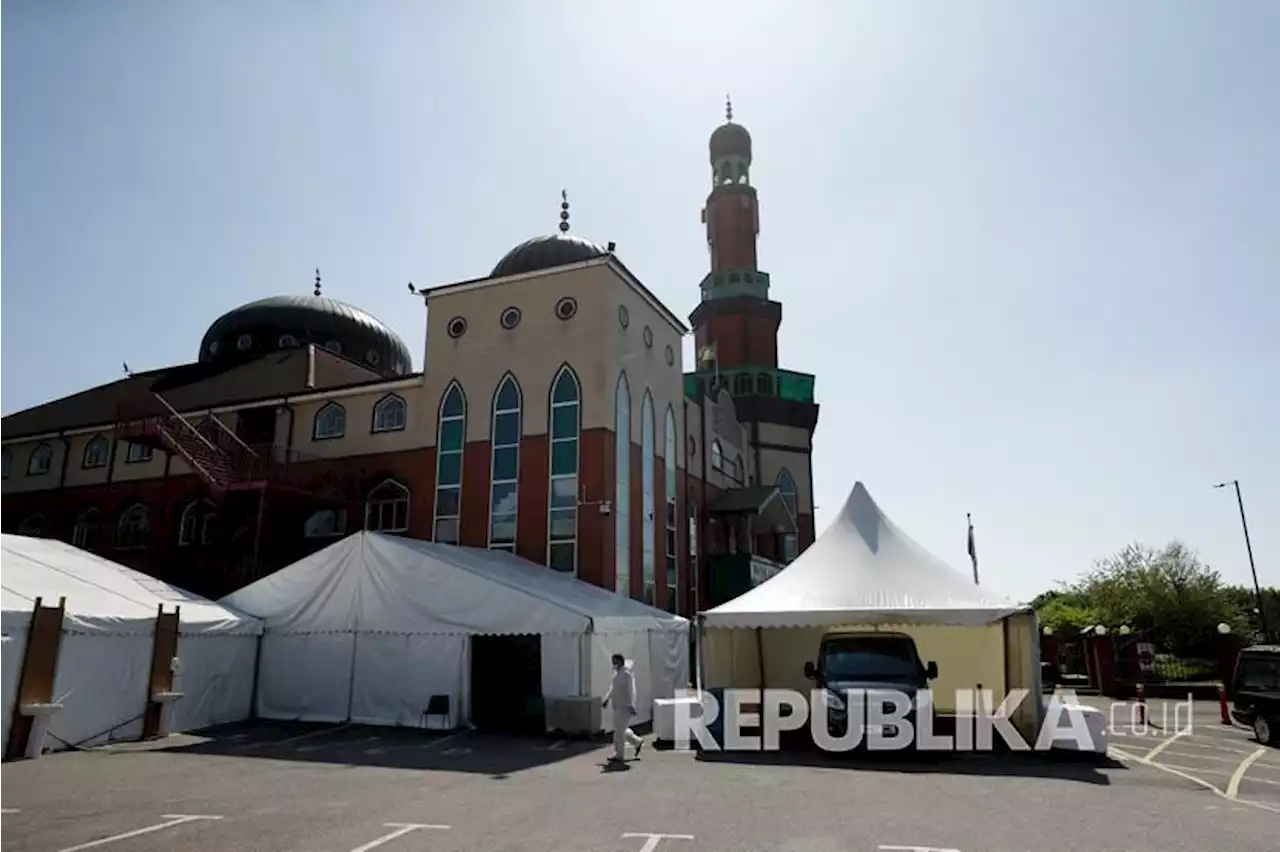 Masjid Birmingham Distribusikan Ratusan Paket Sembako untuk Keluarga Miskin |Republika Online